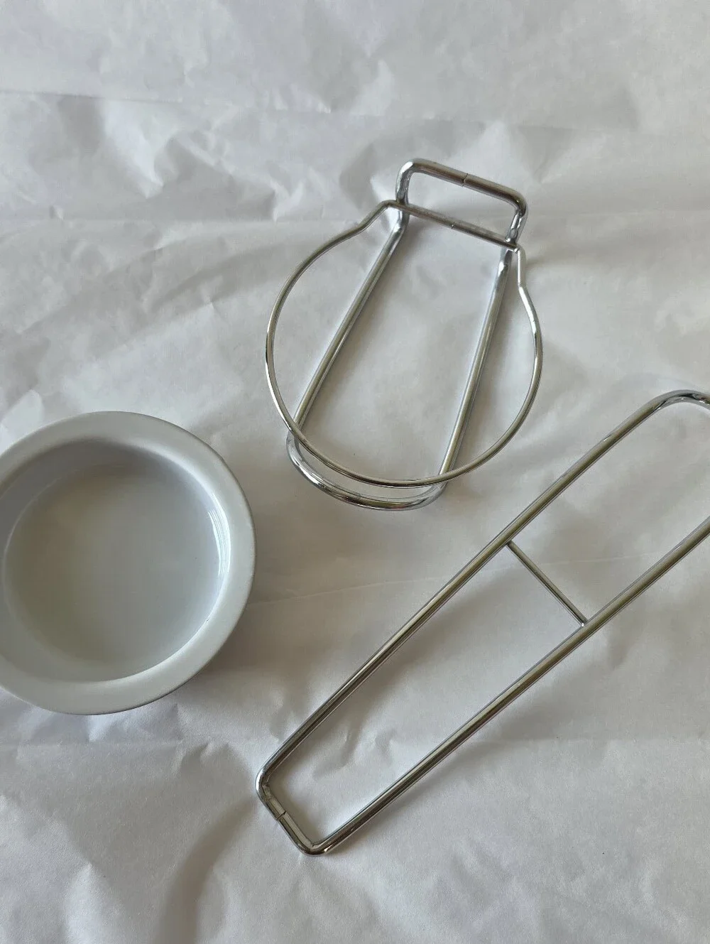 Pampered Chef Spoon Rest #1678 Metal Stand & Round Ceramic Dish Retired EUC